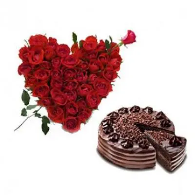 Roses Heart With Choco Chip Cake