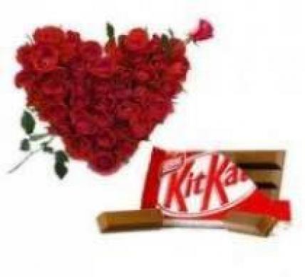 Red Roses Heart With Kitkat Red Roses Heart With Kitkat