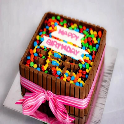 Kitkat Square Cake
