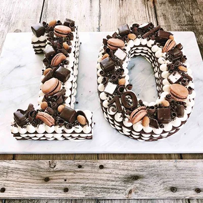 Pinata Chocolate Bomb Blast Hamer Cake 24x7 Home delivery of Cake in  BELLARY ROAD Banglore
